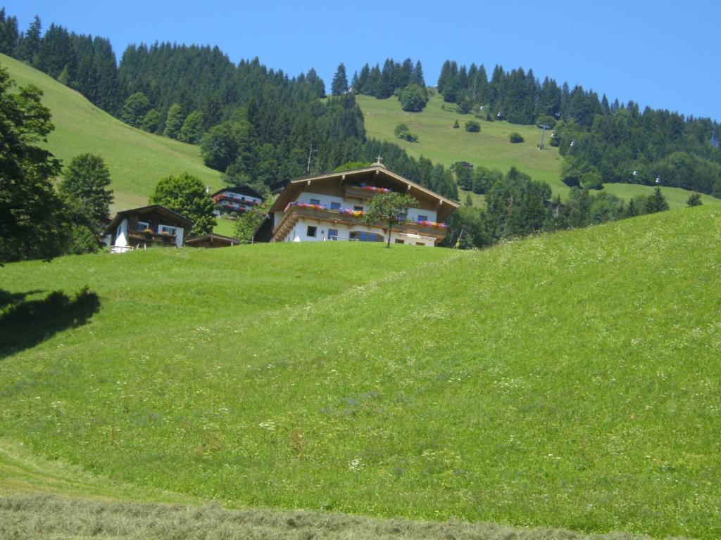 Вилла Bauernhof Hundbichl Бриксен-им-Тале Экстерьер фото